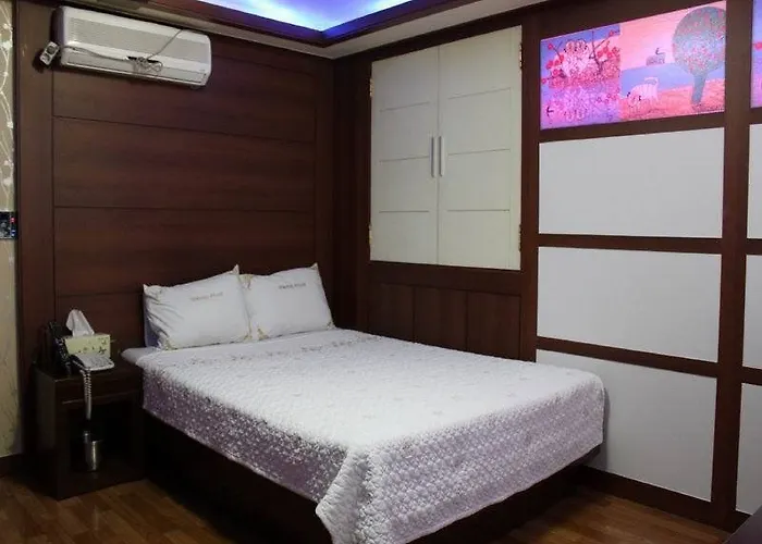Picasso Jongno Motel